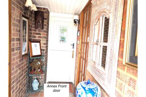 Annexe Entrance