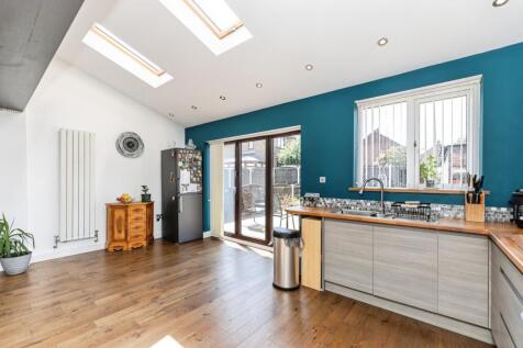 Lounge / Kitchen