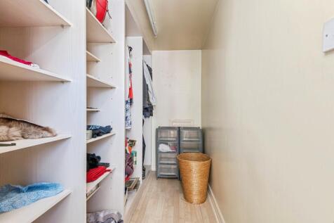 Walk-in Wardrobe