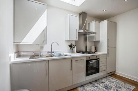 Lounge / Kitchen