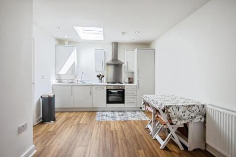 Lounge / Kitchen