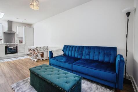 Lounge / Kitchen