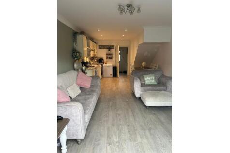 Lounge / Kitchen