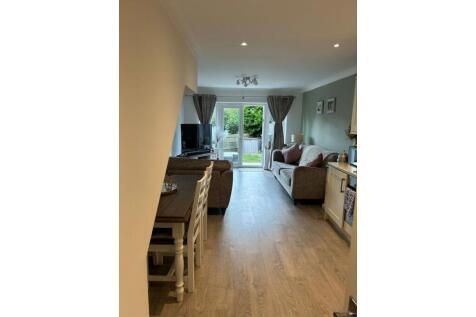 Lounge / Kitchen