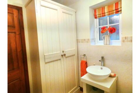 Downstairs Cloakroom