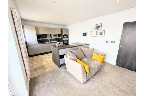 Lounge / Kitchen
