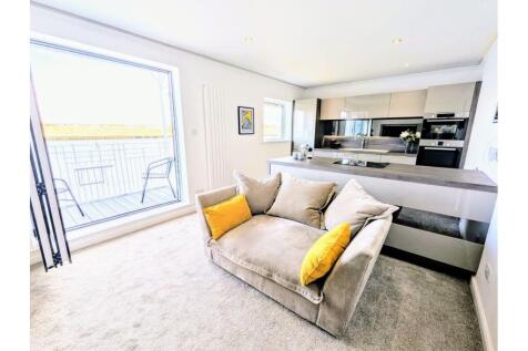 Lounge / Kitchen