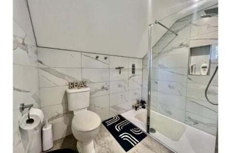 Annexe Shower Room