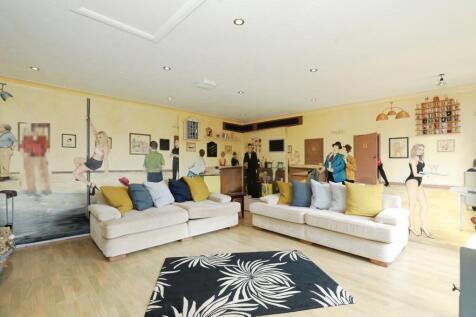 Family / Cinema Room