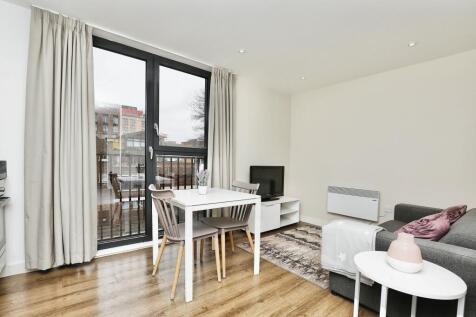 Lounge / Kitchen