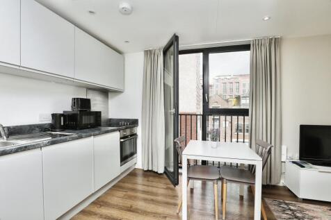 Lounge / Kitchen