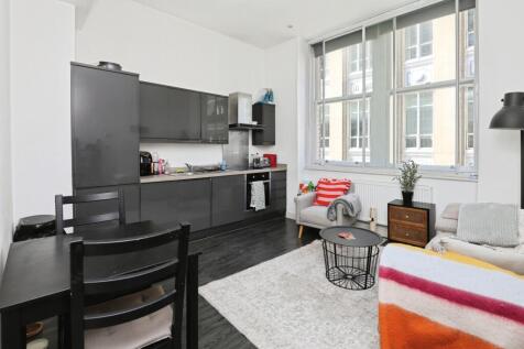 Lounge / Kitchen