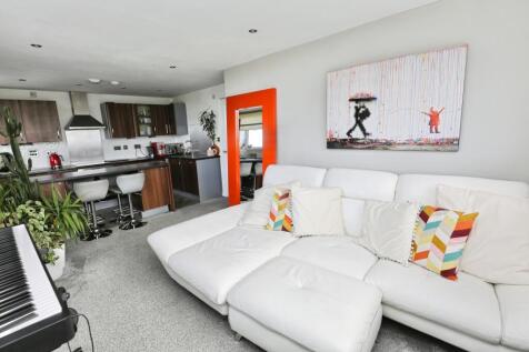 Lounge / Kitchen