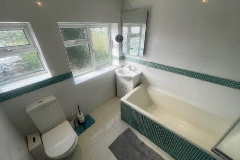 FIRST FLOOR BATHR...