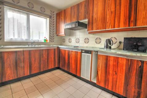 Fitted kitchen