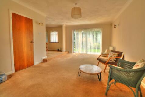 Lounge to garden