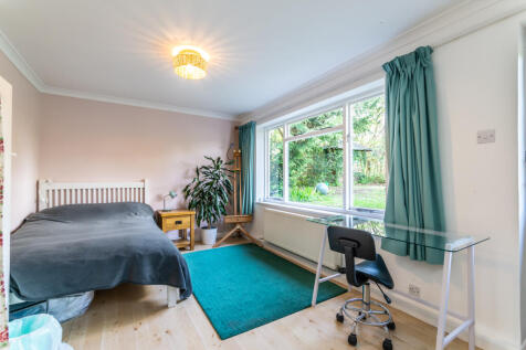 Ground floor bedroom/ Reception Room