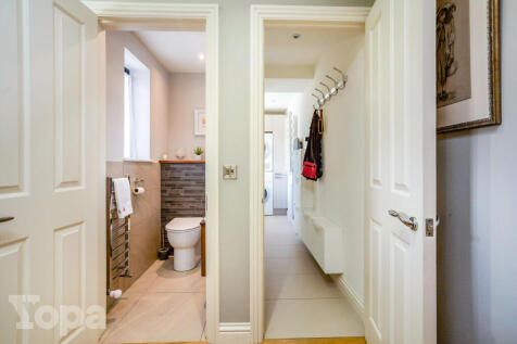 Downstairs WC / Utility Room
