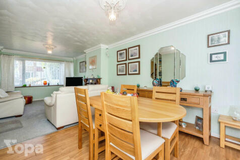 Lounge / Dining Room