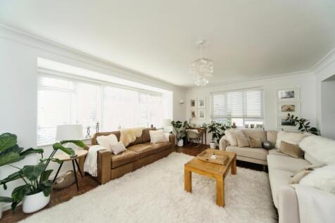 Bright and spacious