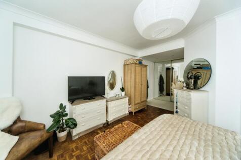 Main bedroom