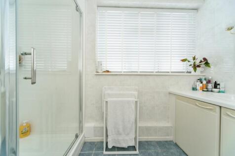 Large ensuite