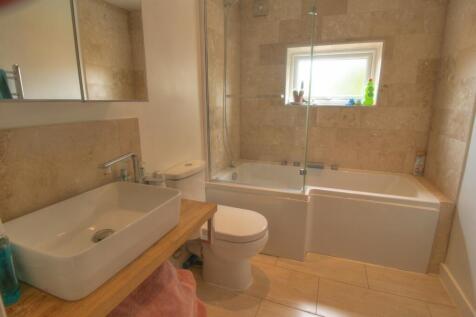 33 lav bath