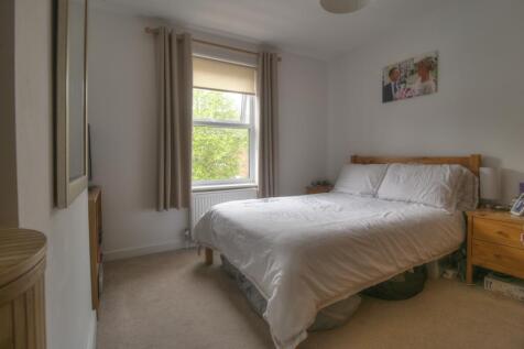 33 lav bed 1 wind
