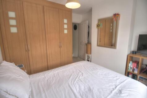 33 lav bed 1 ward