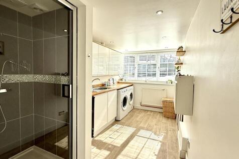 Utility Shower Room