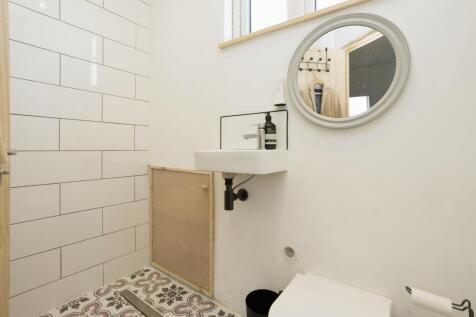 Ensuite shower room