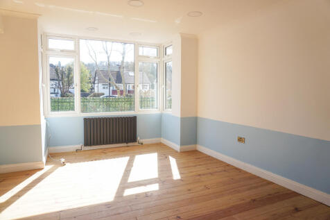 Lounge/Dining Area