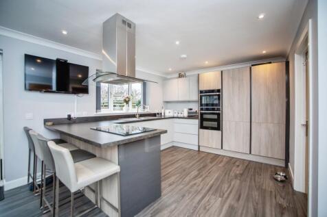 Kitchen/ Dining Room
