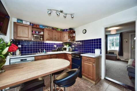 Kitchen With Breakfast Bar