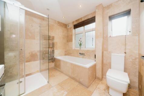 Main Bathroom.