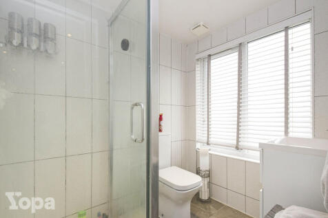 Master en-suite