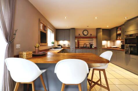 Kitchen dining room