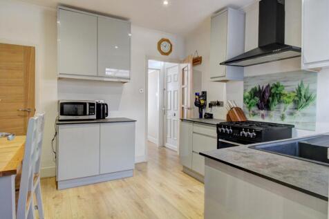 Kitchen /Dining room