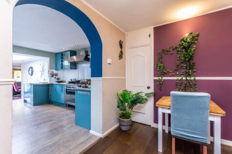 Kitchen dining area