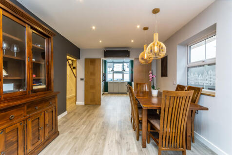 Dining area 2
