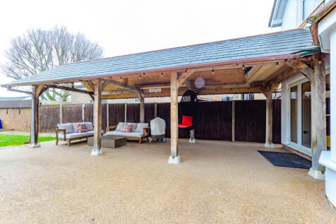 Covered seating area