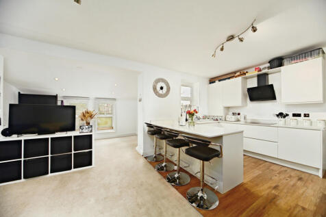 Kitchen/Dining Area