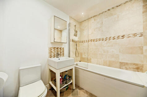 Mater En-Suite