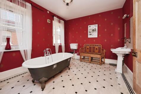 Family bathroom2
