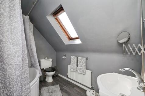 2nd floor bathroom