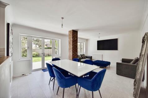 Open Plan Kitchen &amp; Dining Area