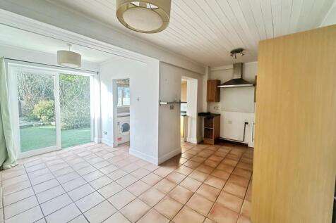 Open Plan Kitchen/Dining Area