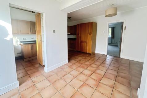 Open Plan Kitchen/Dining Area