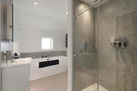 Bedroom Two en-suite
