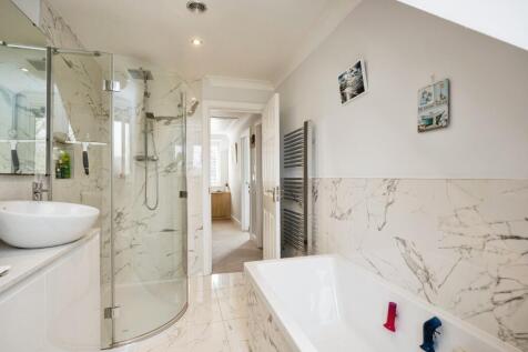 4bourneplacecourtyardnizelslanetonbridgetn118ny-6